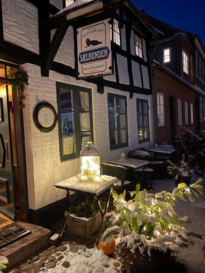 Restaurant Saelhunden Bed & Breakfast Ribe Ngoại thất bức ảnh